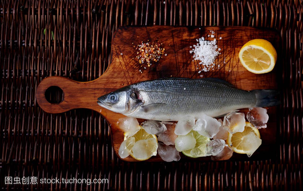Cook unfrozen fresh sea bass to cook it on the 