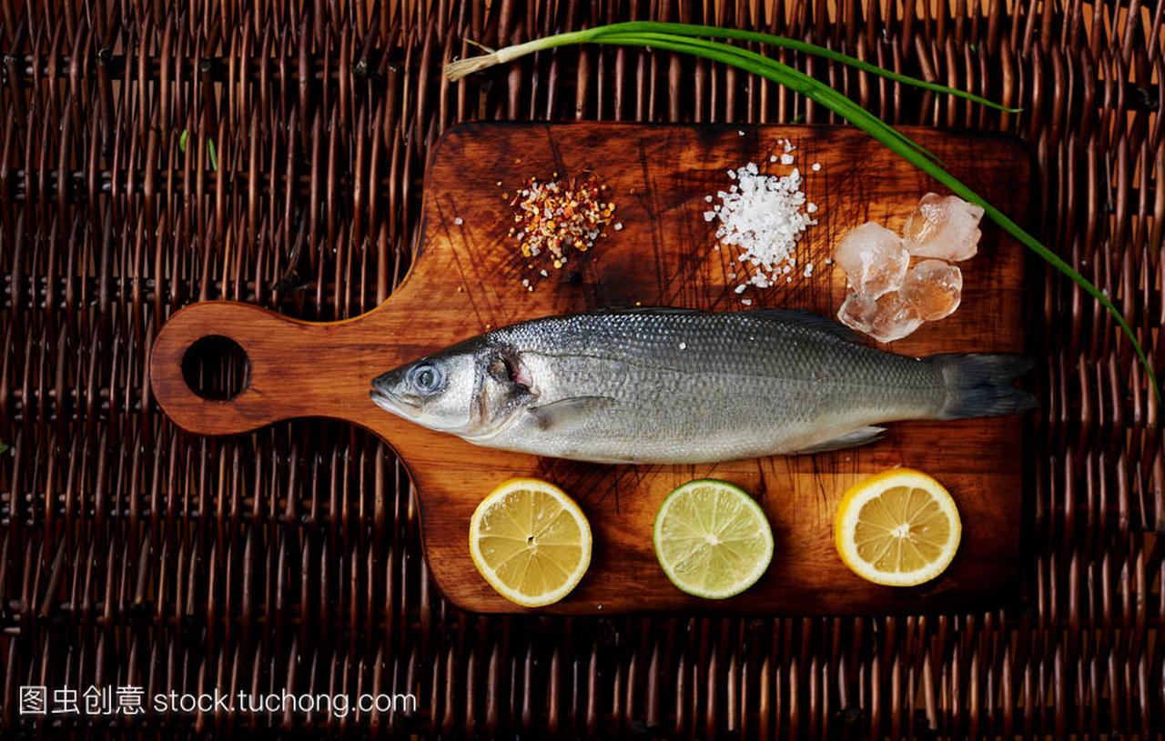 Cook unfrozen fresh sea bass to cook it on the 