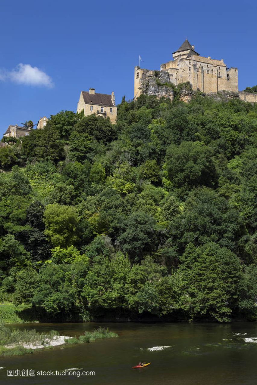 Chateau de Castelnaud high above the Dordog