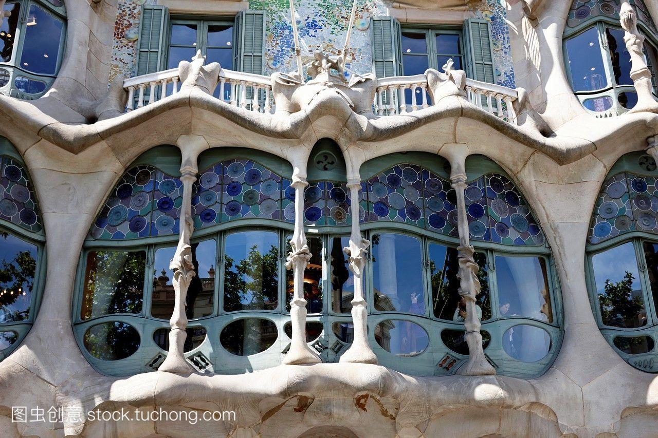 西班牙巴塞罗那的casabatllo现代化风格建筑的