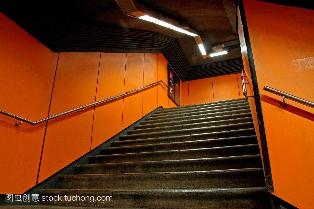 楼梯,地铁,巴塞罗那西班牙加泰罗尼亚。