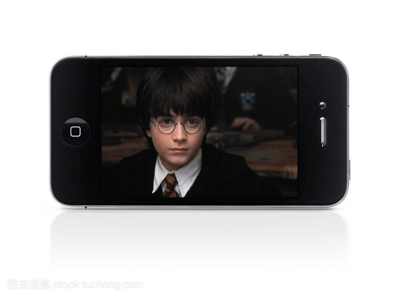 哈利波特电影展示苹果的iPhone4手机孤立与剪