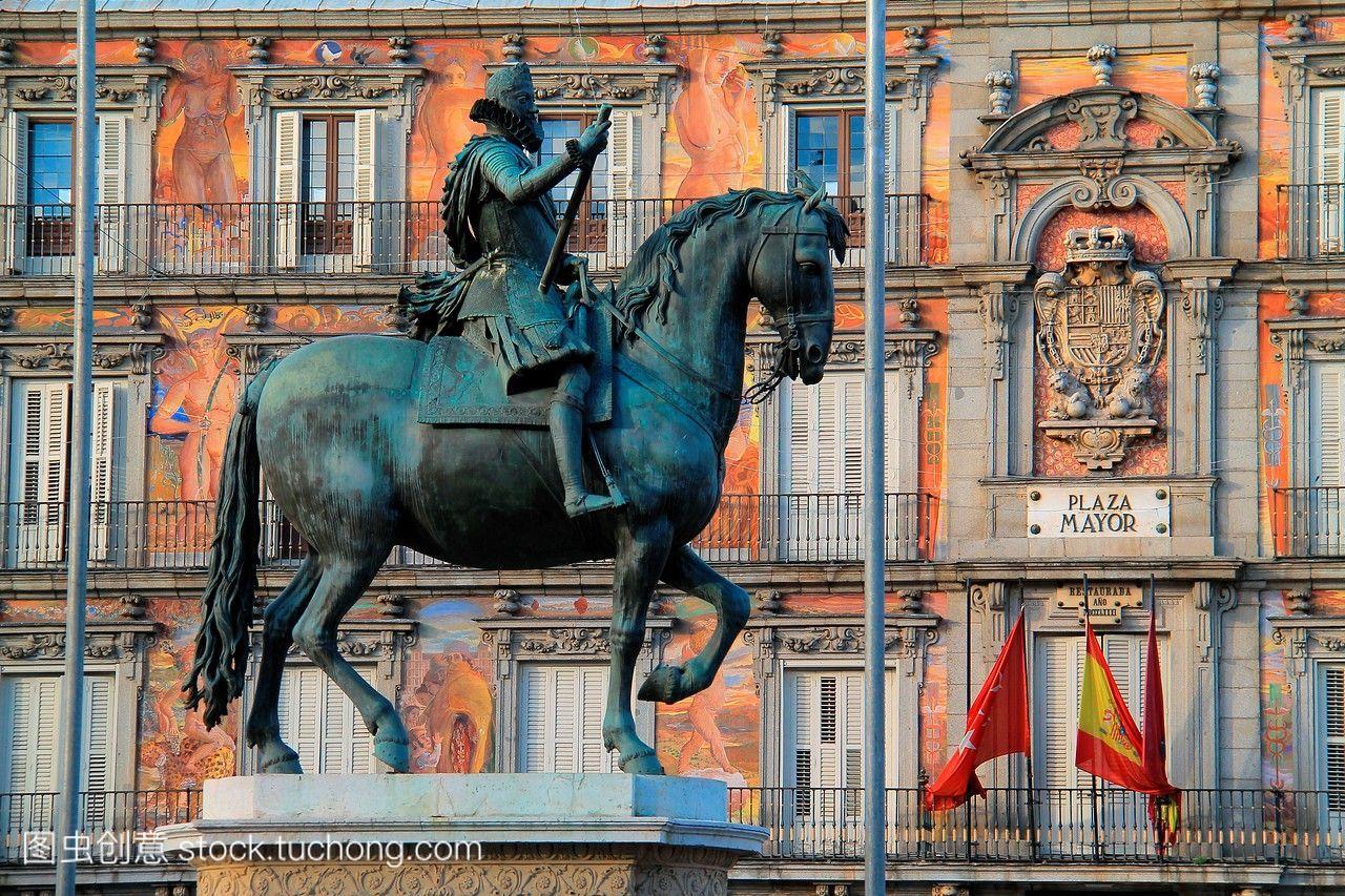 塑家giambologna和pietrotacca在马德里广场的