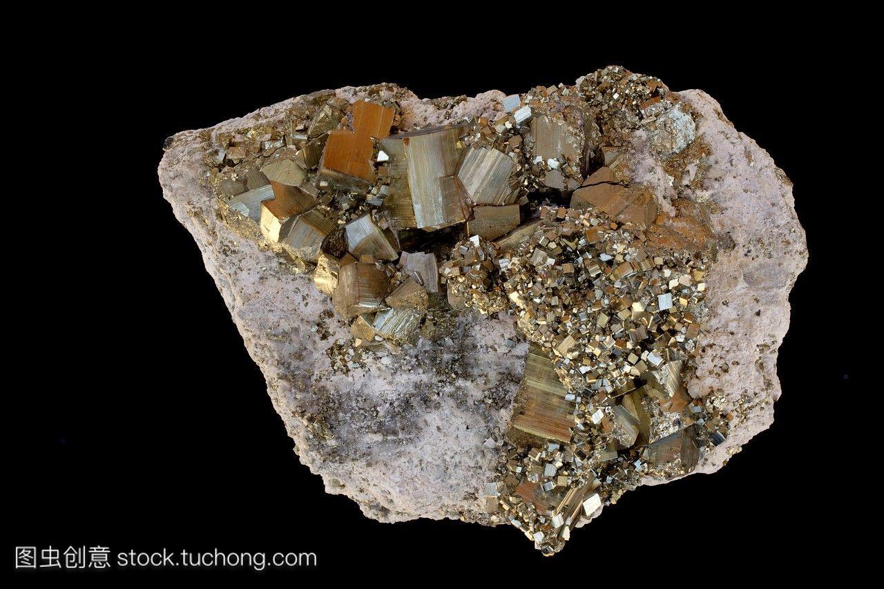 黄铁矿FeS2硫化铁俗称--秘鲁