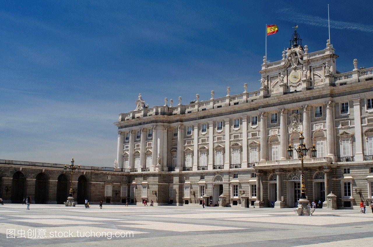 西班牙马德里皇宫庭院