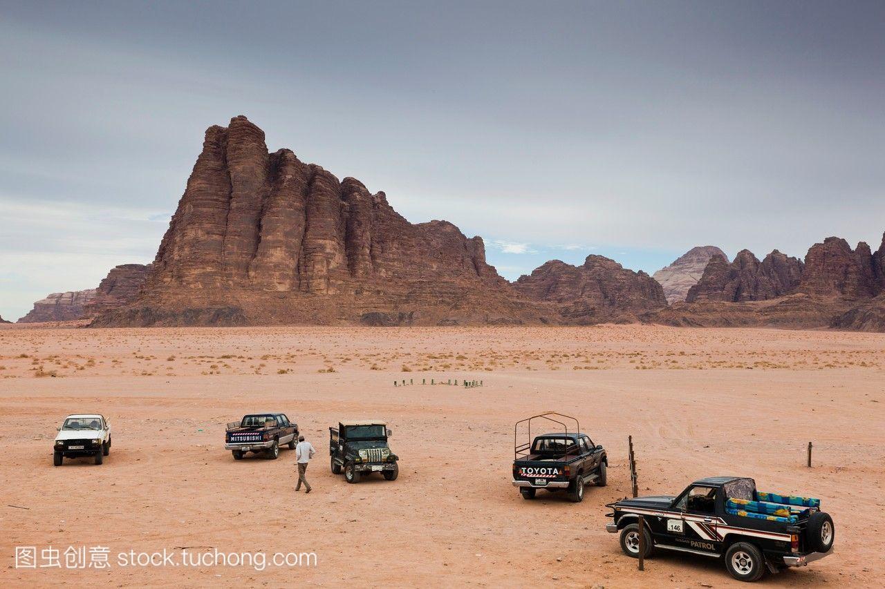 约旦,wadi朗姆酒,沙漠旅游中心,4x4吉普车