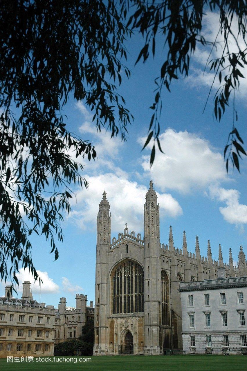 克莱尔学院左和教堂和吉布在英国剑桥大学国王