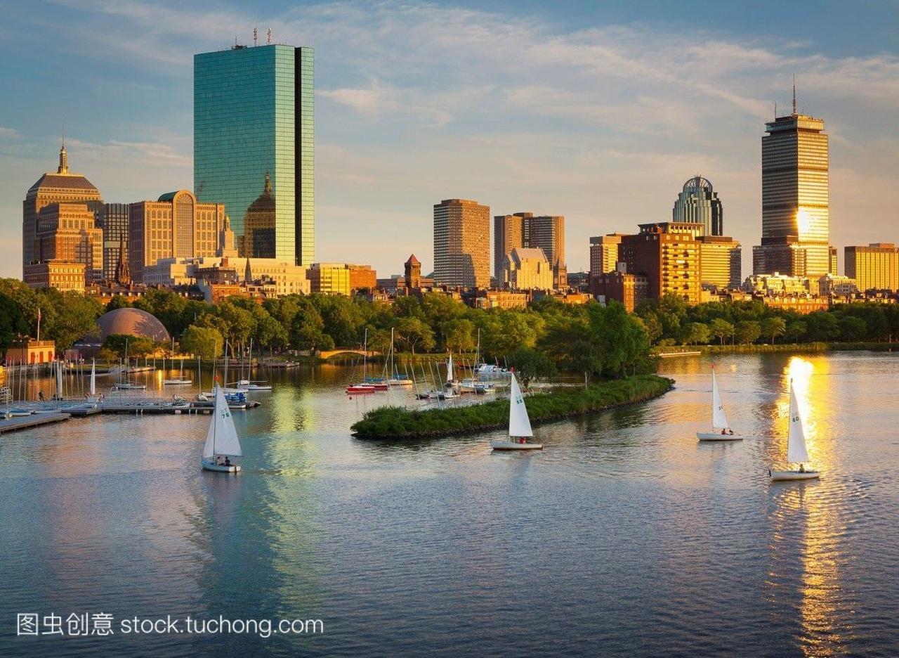 波士顿和查尔斯河是马萨诸塞州最大的城市,也