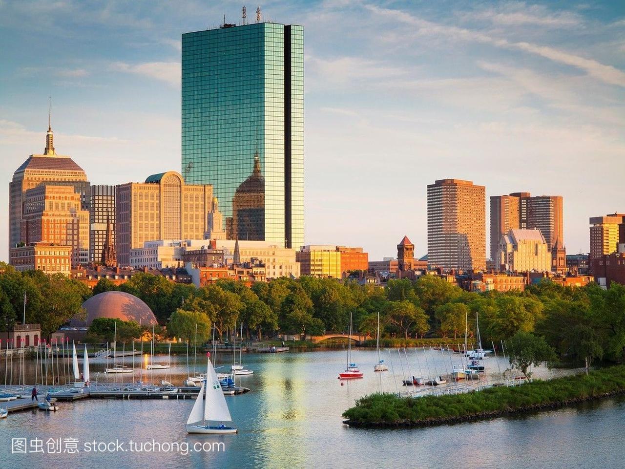 波士顿和查尔斯河是马萨诸塞州最大的城市,也