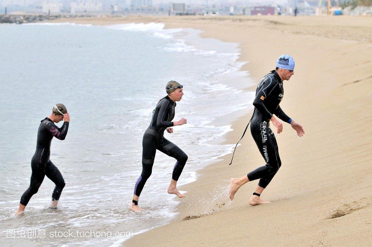 游泳,铁人三项比赛巴塞罗那西班牙加泰罗尼亚