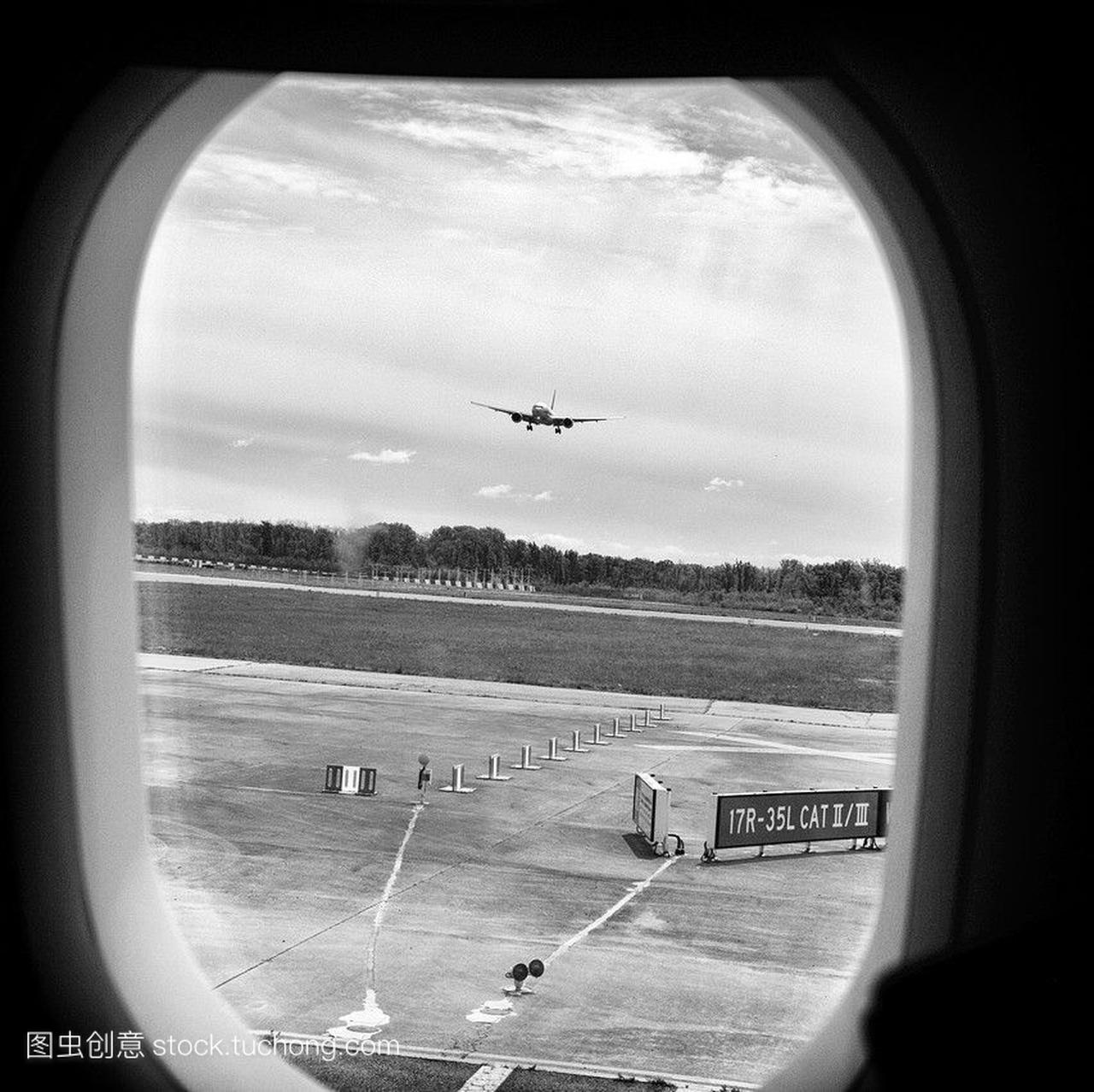 在西班牙西班牙巴塞罗那机场,从一架飞机的窗
