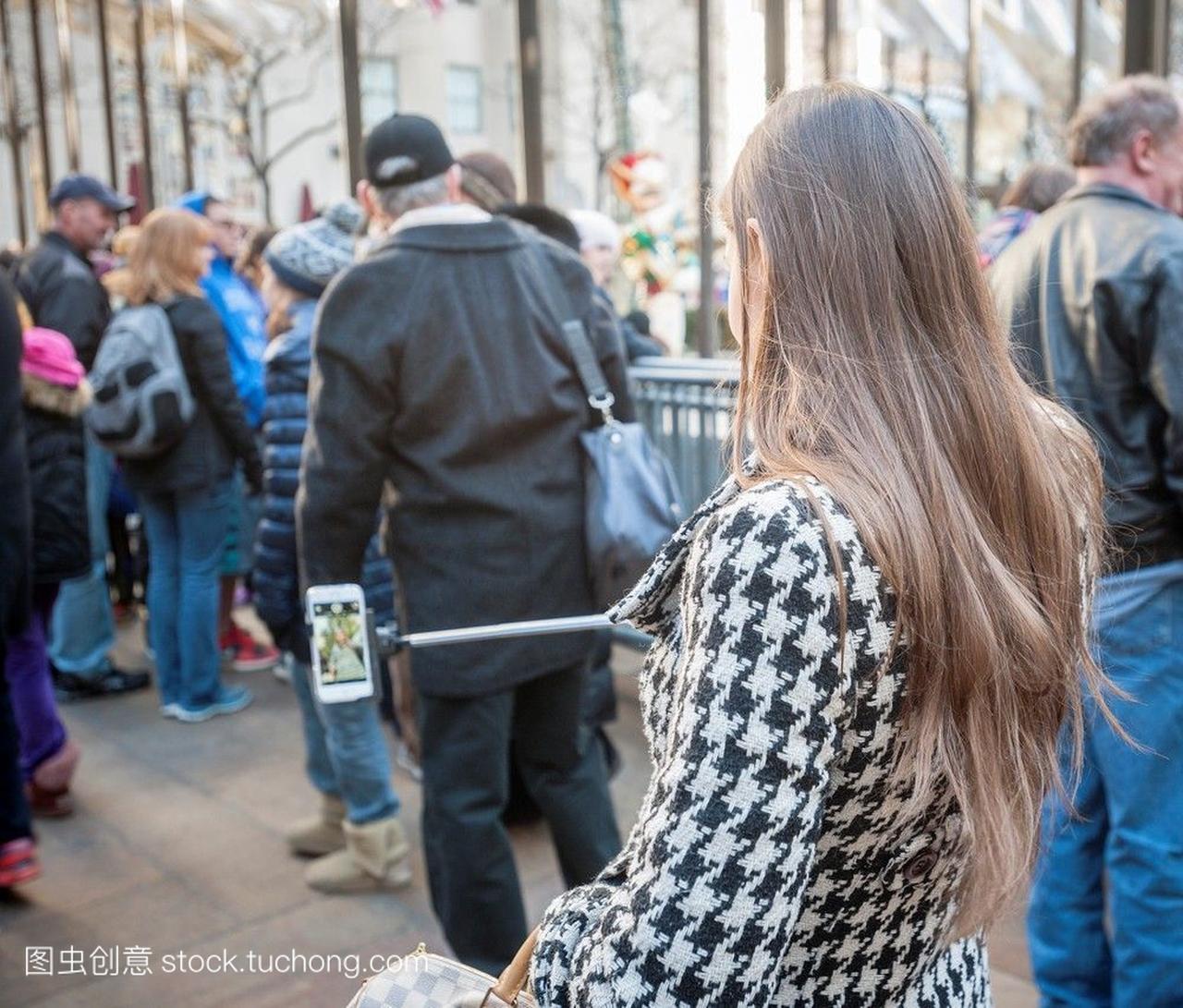 2015年1月2日,周五,纽约洛克菲勒广场的游客们