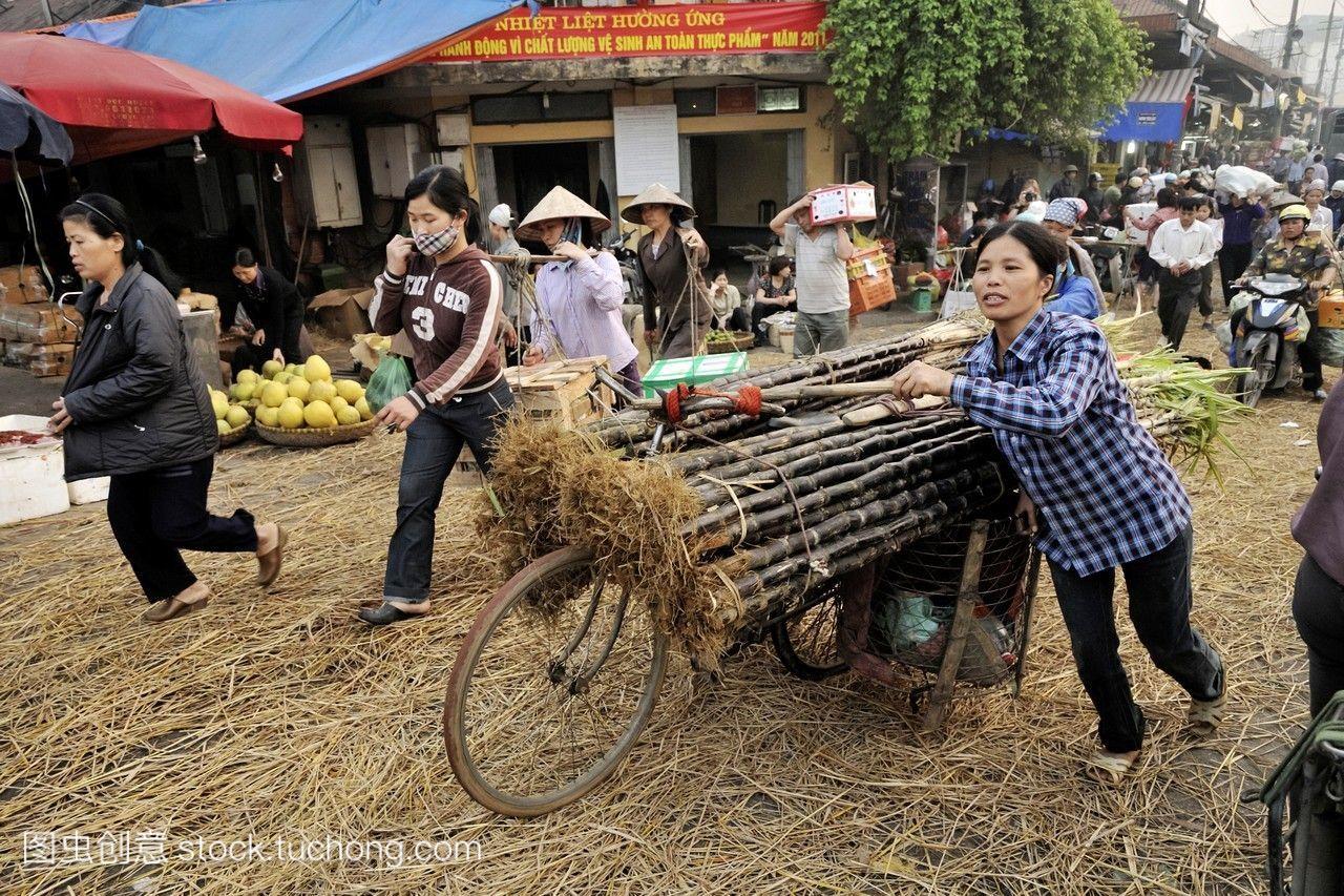 越南河内长好批发市场。