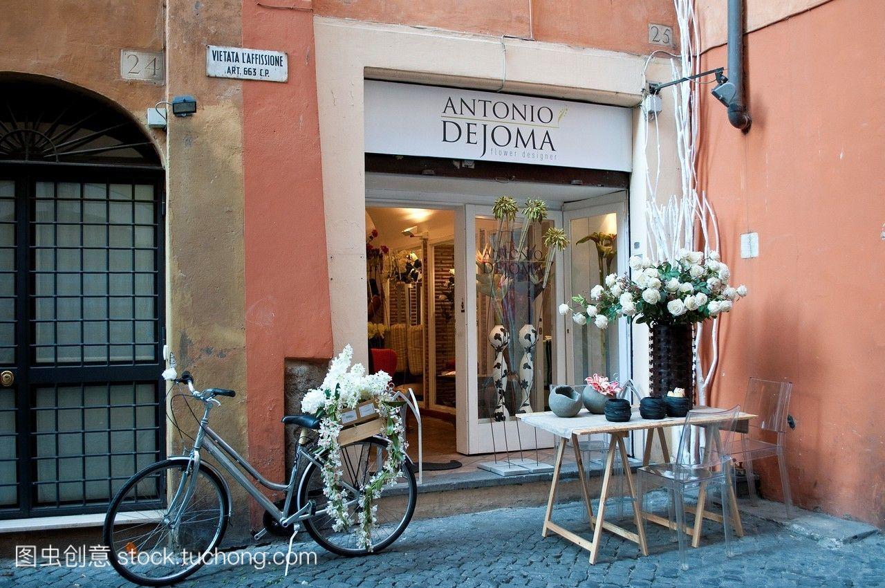 位于意大利罗马历史中心的可爱花店