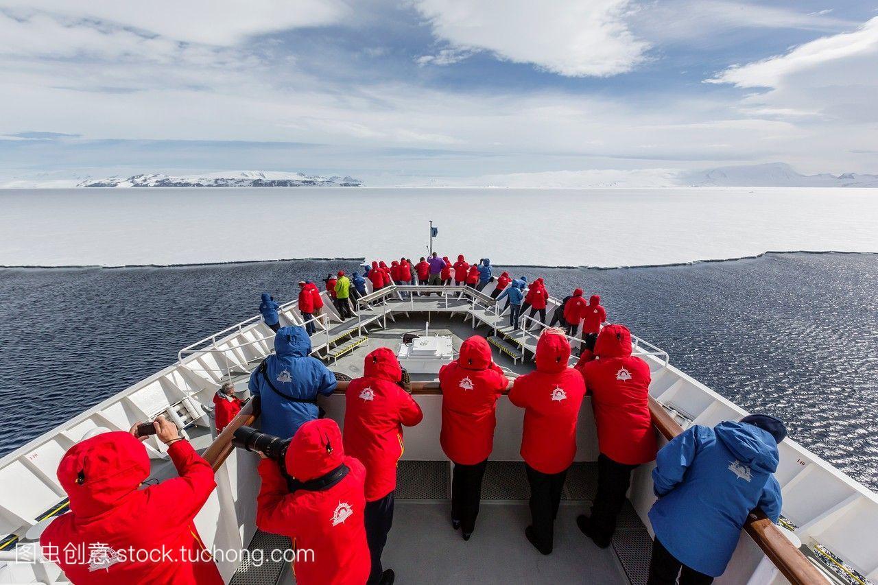 在南极洲威德尔海,dusebay的国家地理探险者号