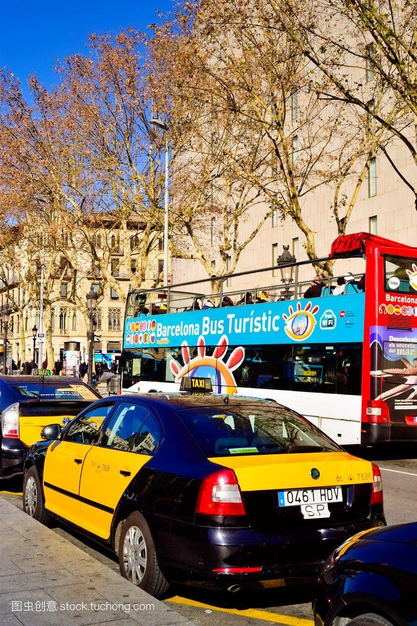 出租车旅游巴士。位于西班牙巴塞罗那。