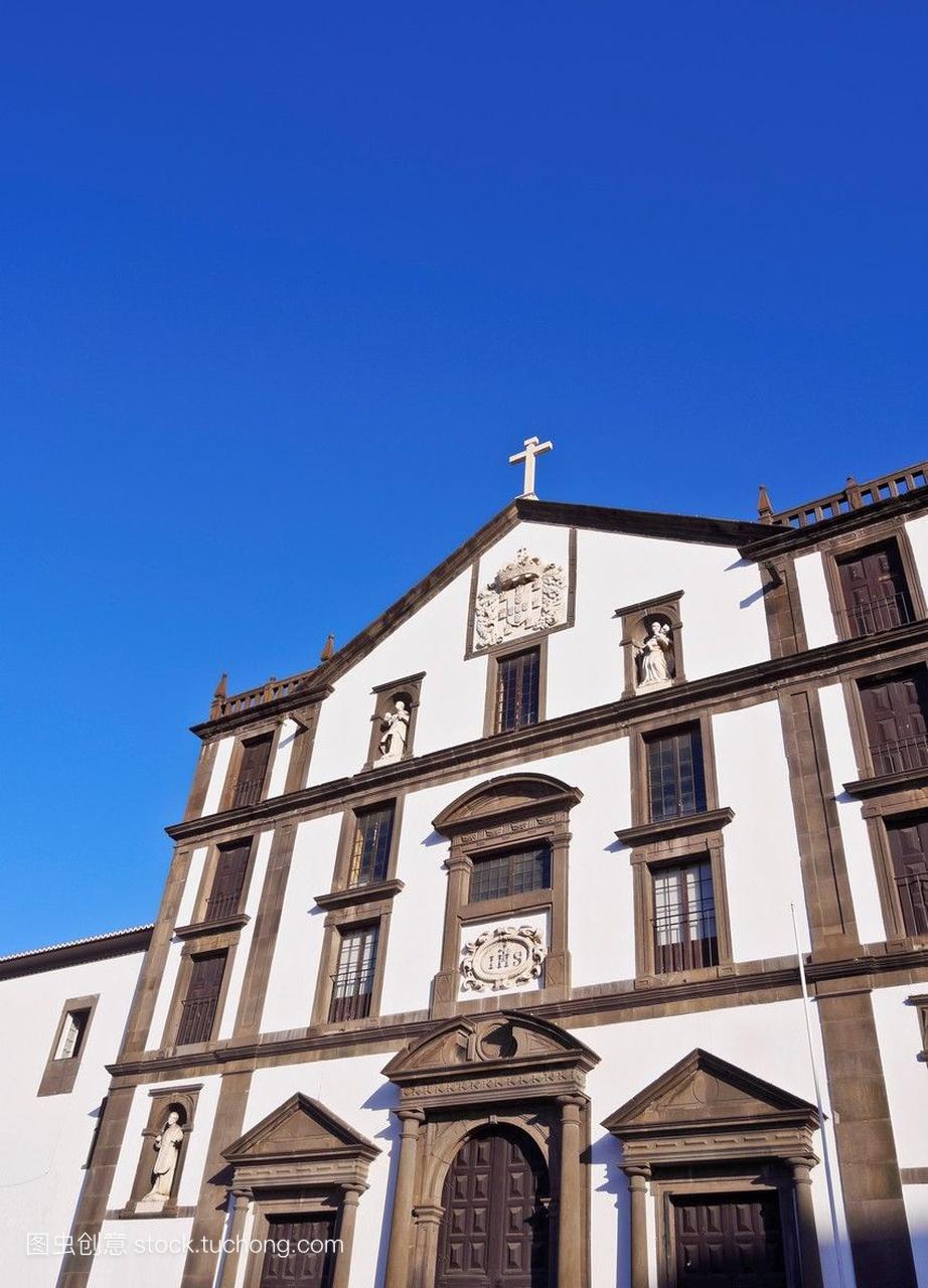 葡萄牙马德拉丰沙尔耶稣会大学和教会Praca市