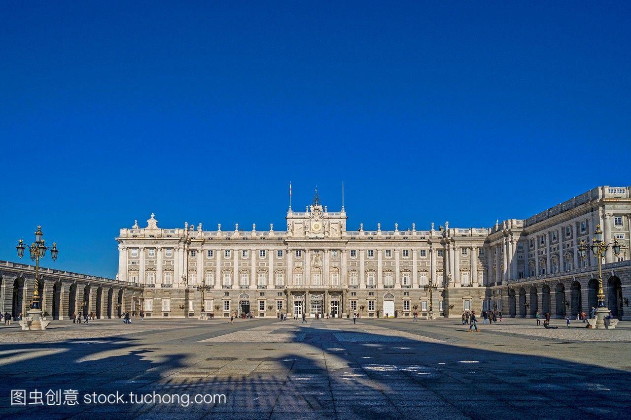 马德里王宫。