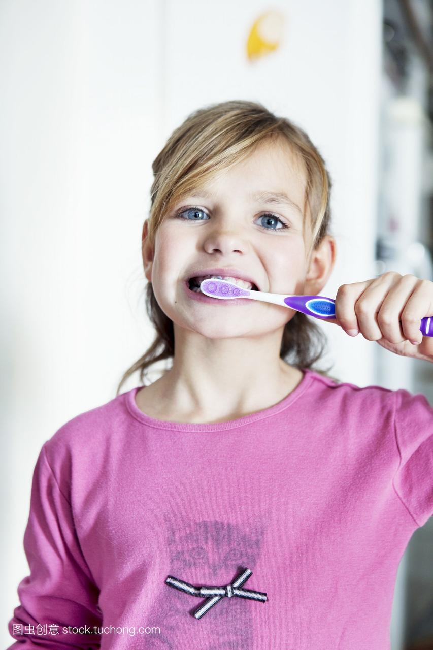 清洁,1岁到10岁,寂寞,brush teeth,1 to 10 