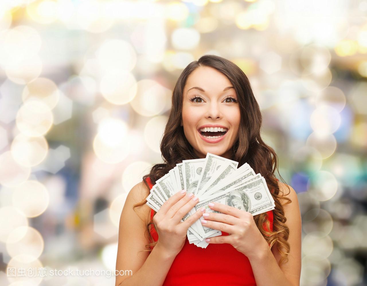 圣诞节,销售,银行,赢得和节日的概念-微笑的女