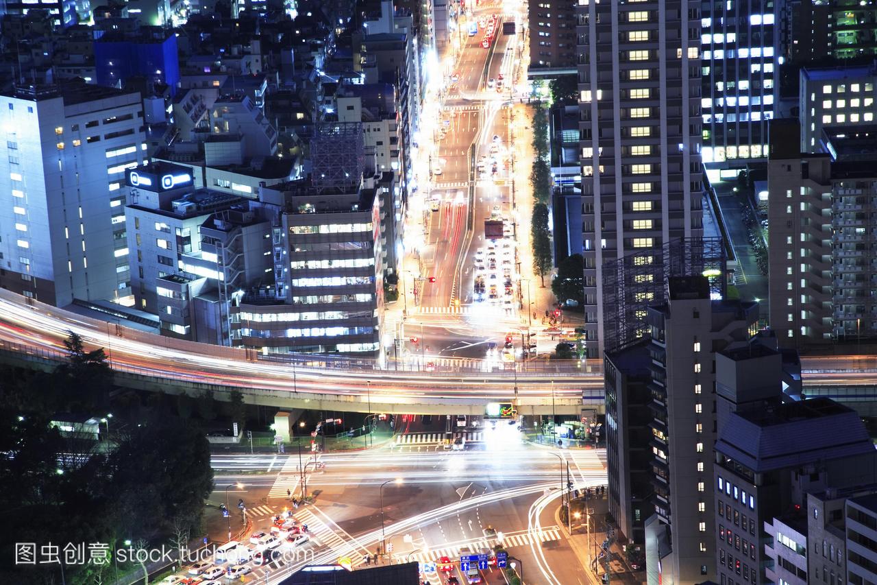 办公建筑和街道长时间的曝光东京日本