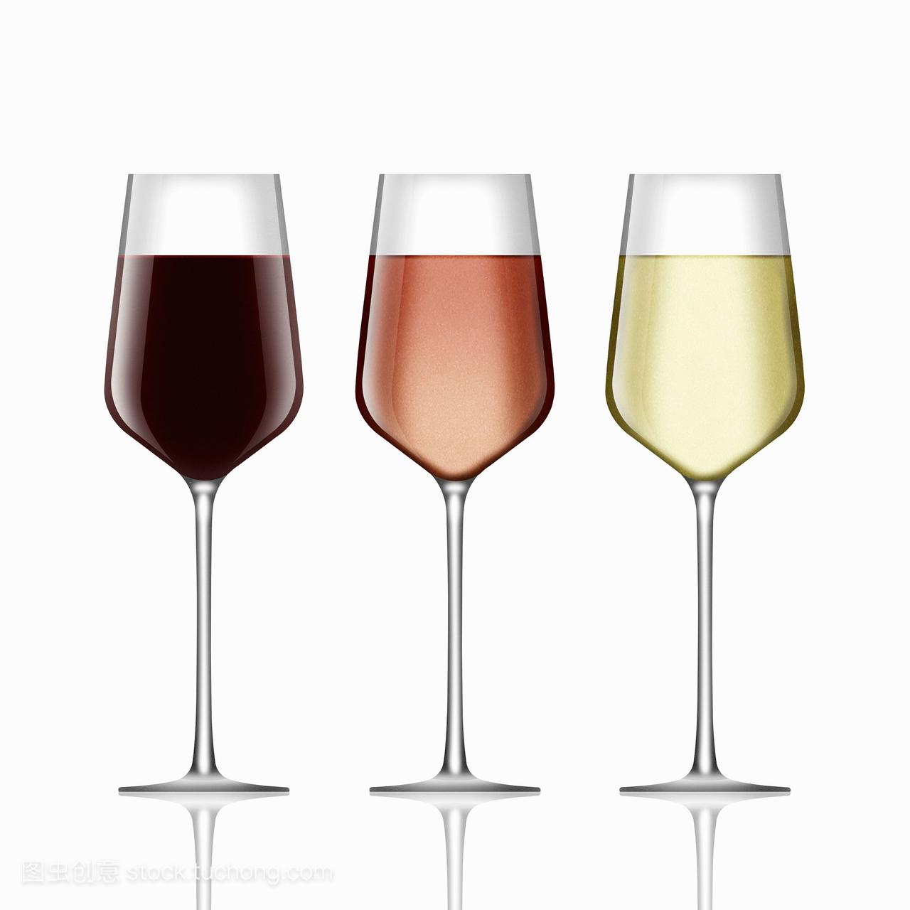三个酒杯红酒,玫瑰红酒和白葡萄酒