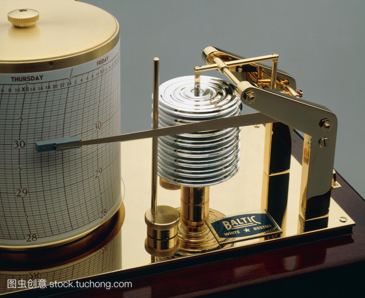 气压计,气压计可以测量和记录大气压力作为天