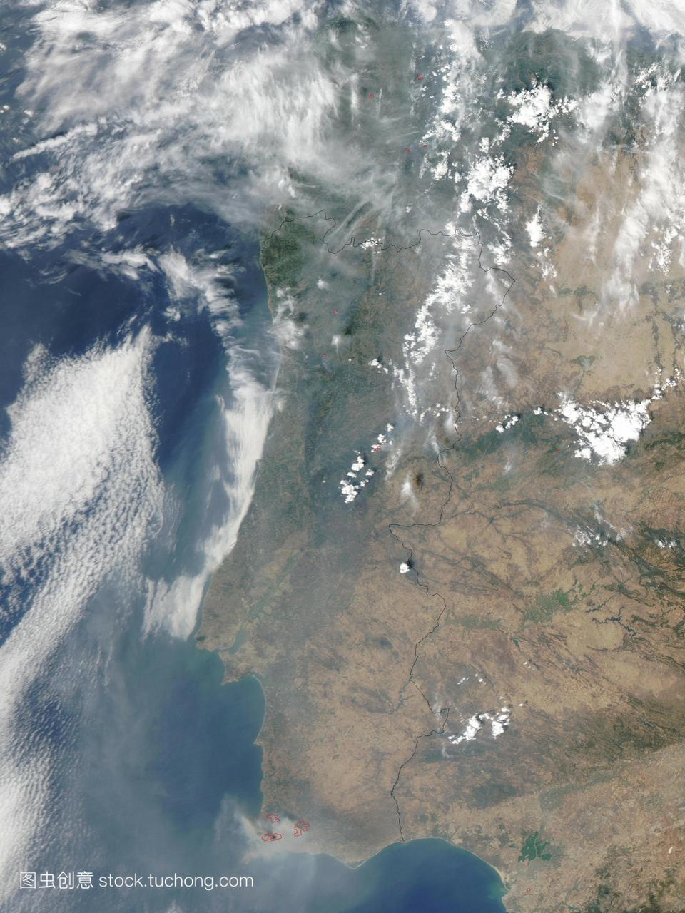 森林火灾,葡萄牙,2003年8月。卫星图像森林火