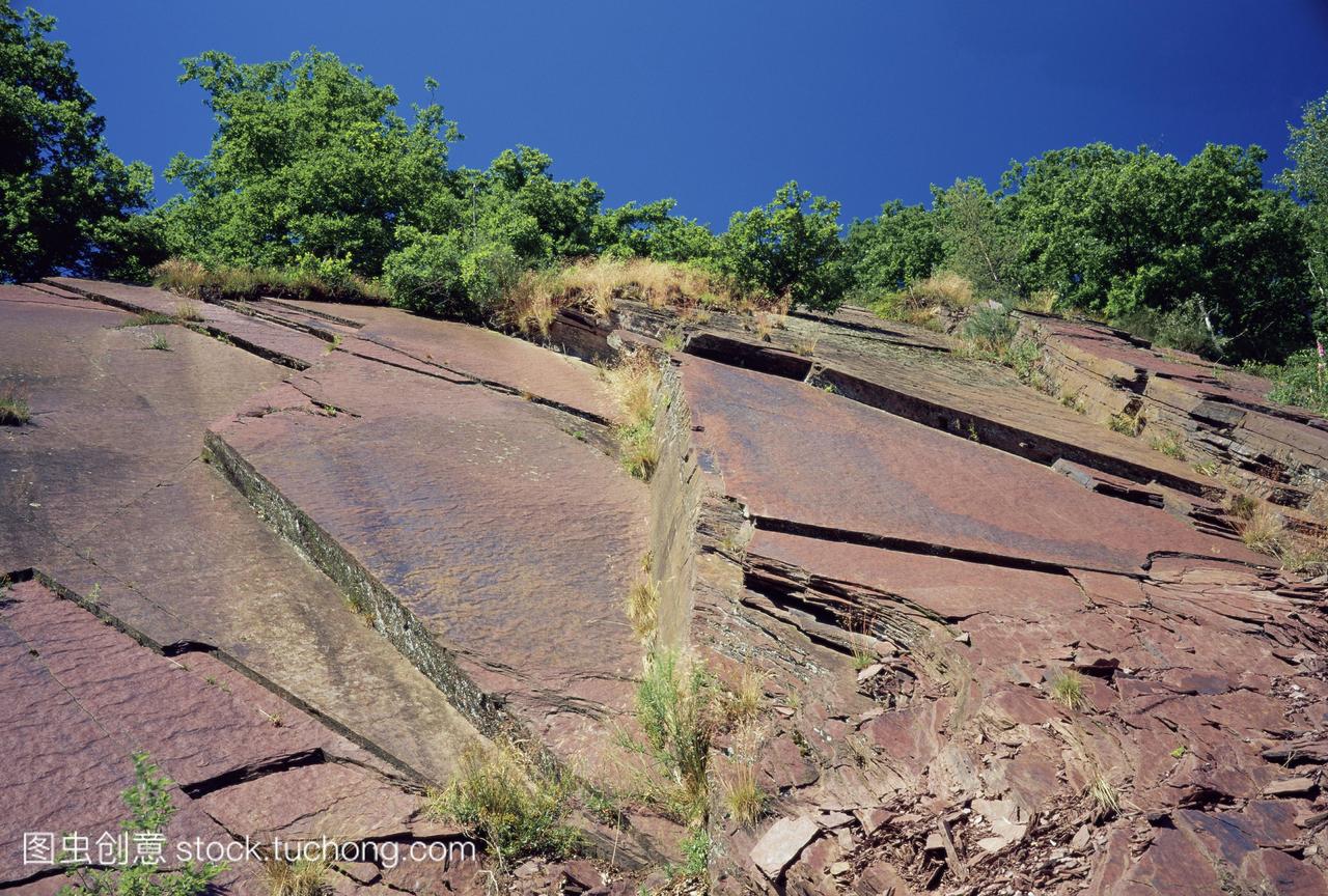 红石板。板岩是由岩石通常是页岩或粘土的热和
