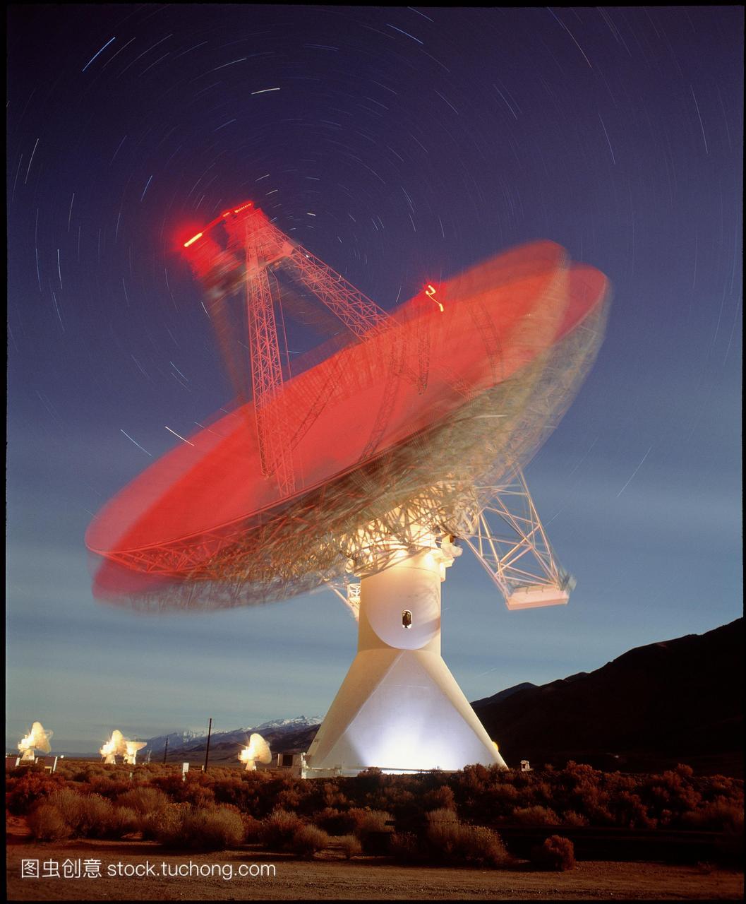 宇宙微波望远镜有盘直径40米130英尺。