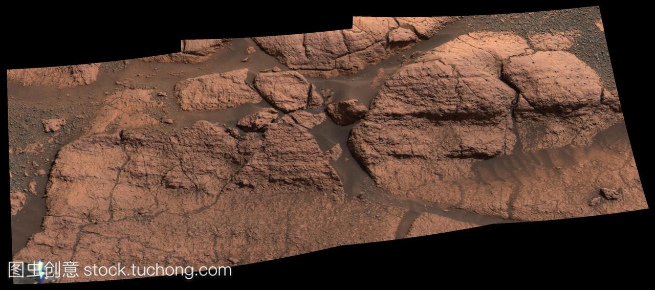 星车于2004年1月24日在火星上的一个小火山口