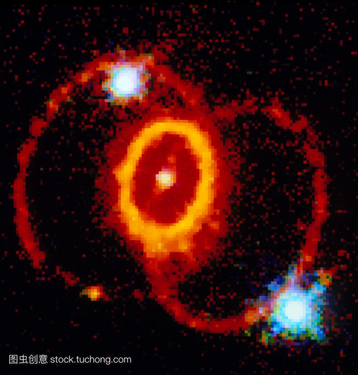 sn1987a周围不寻常的环状结构。由哈勃太空望