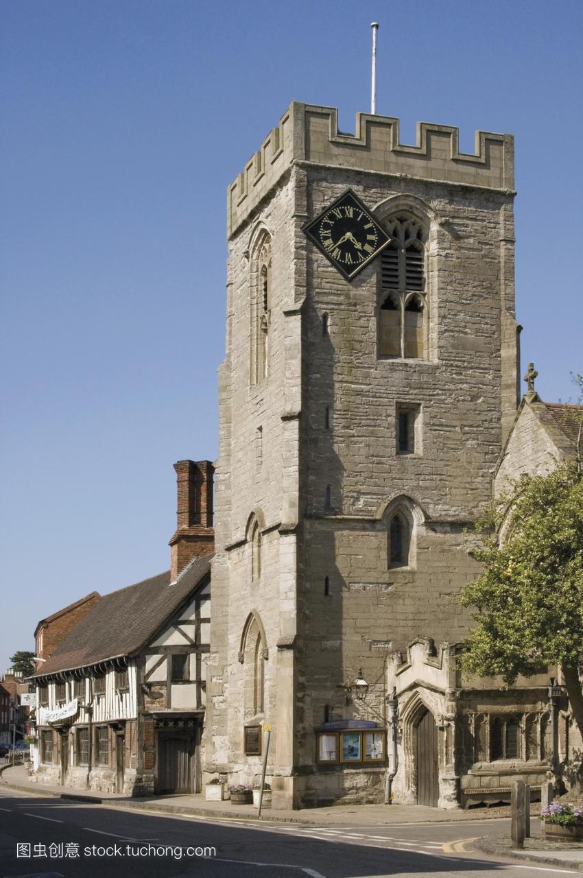 中世纪的英国都铎王朝市政厅和教会圣施洗约翰
