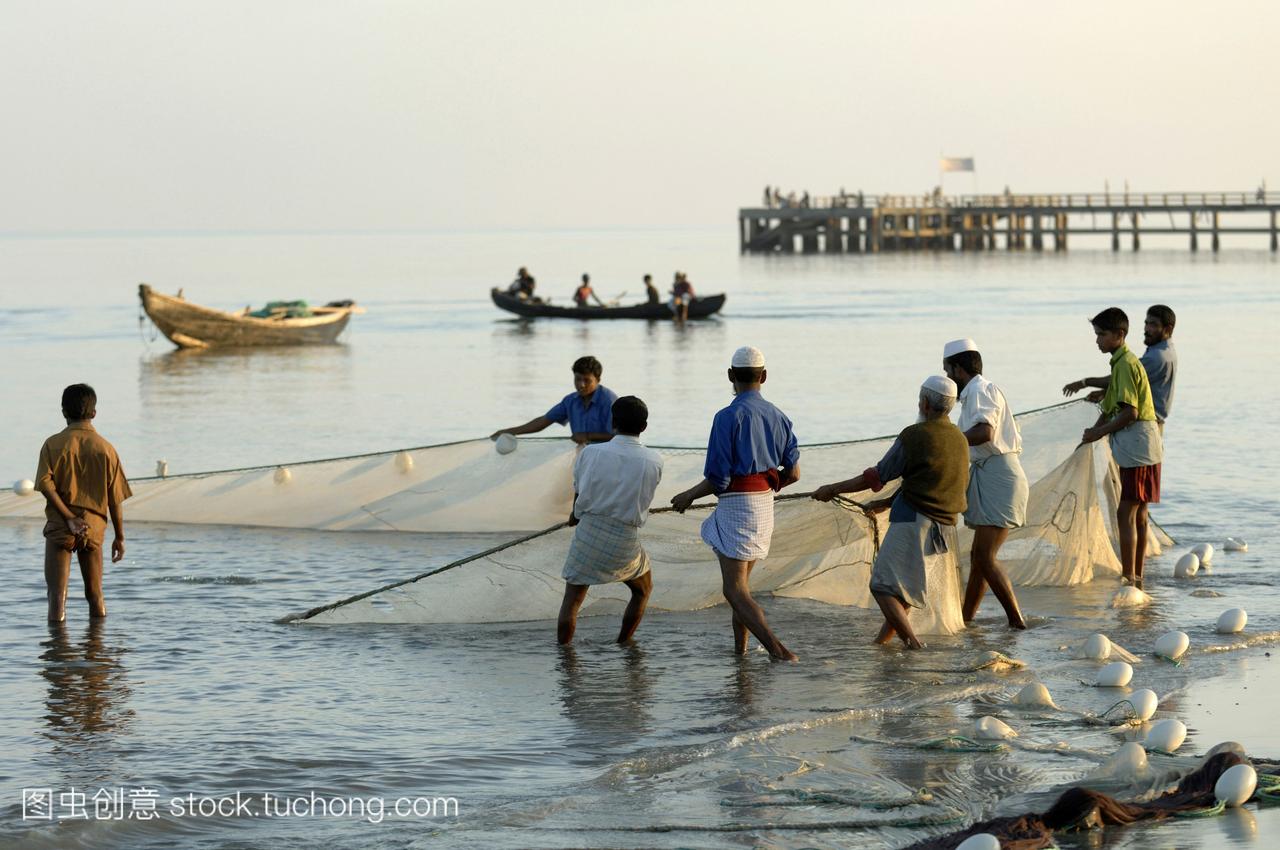 孟加拉国,圣马丁岛渔民把净