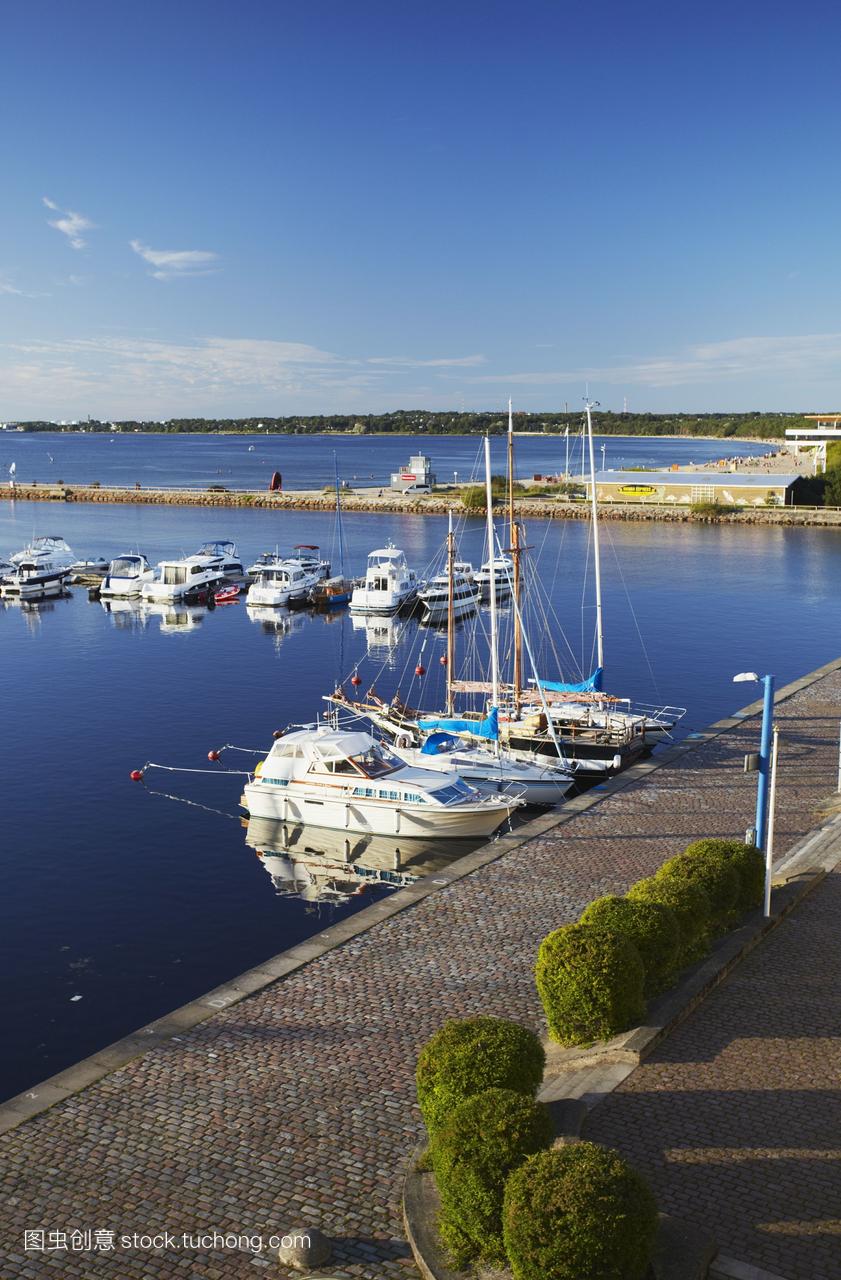 停在港口Pirita游艇塔林爱沙尼亚波罗的海国家