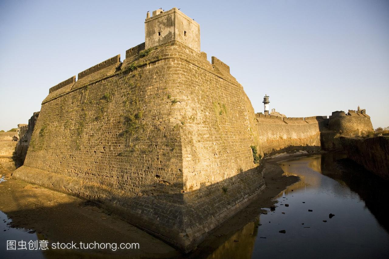 前葡萄牙殖民地diu的堡垒的城墙和护城河,印度