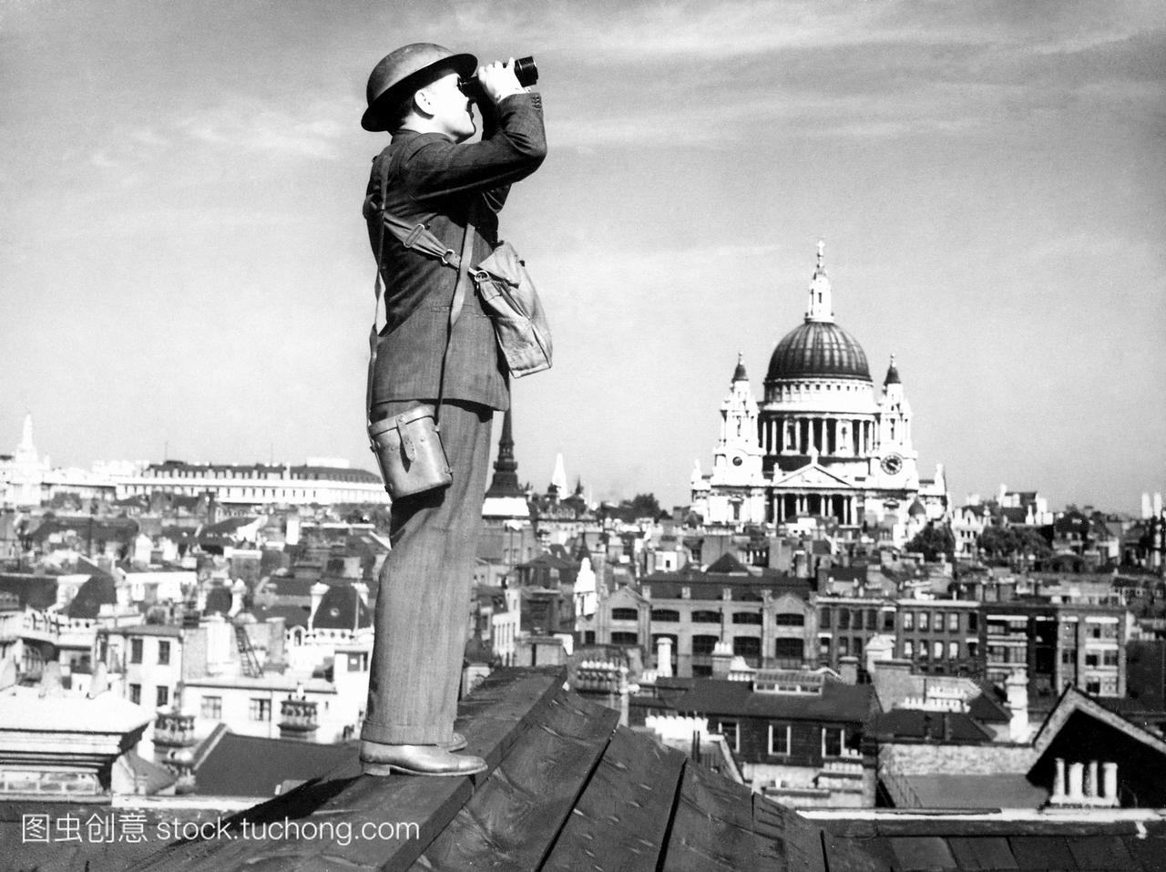 第二次世界大战飞机观测员,伦敦,英国。第二次