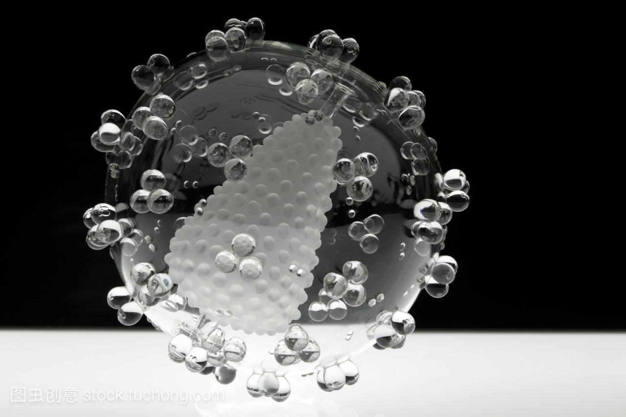 艾滋病毒,玻璃雕塑。玻璃模型的人类免疫缺陷