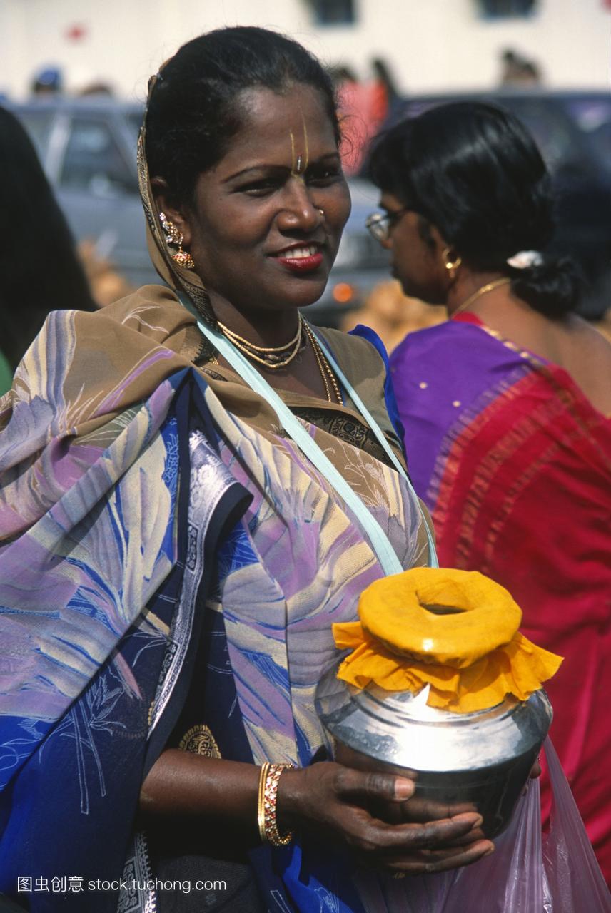 马来西亚槟城大宝森节印度教,宗教节日人女人