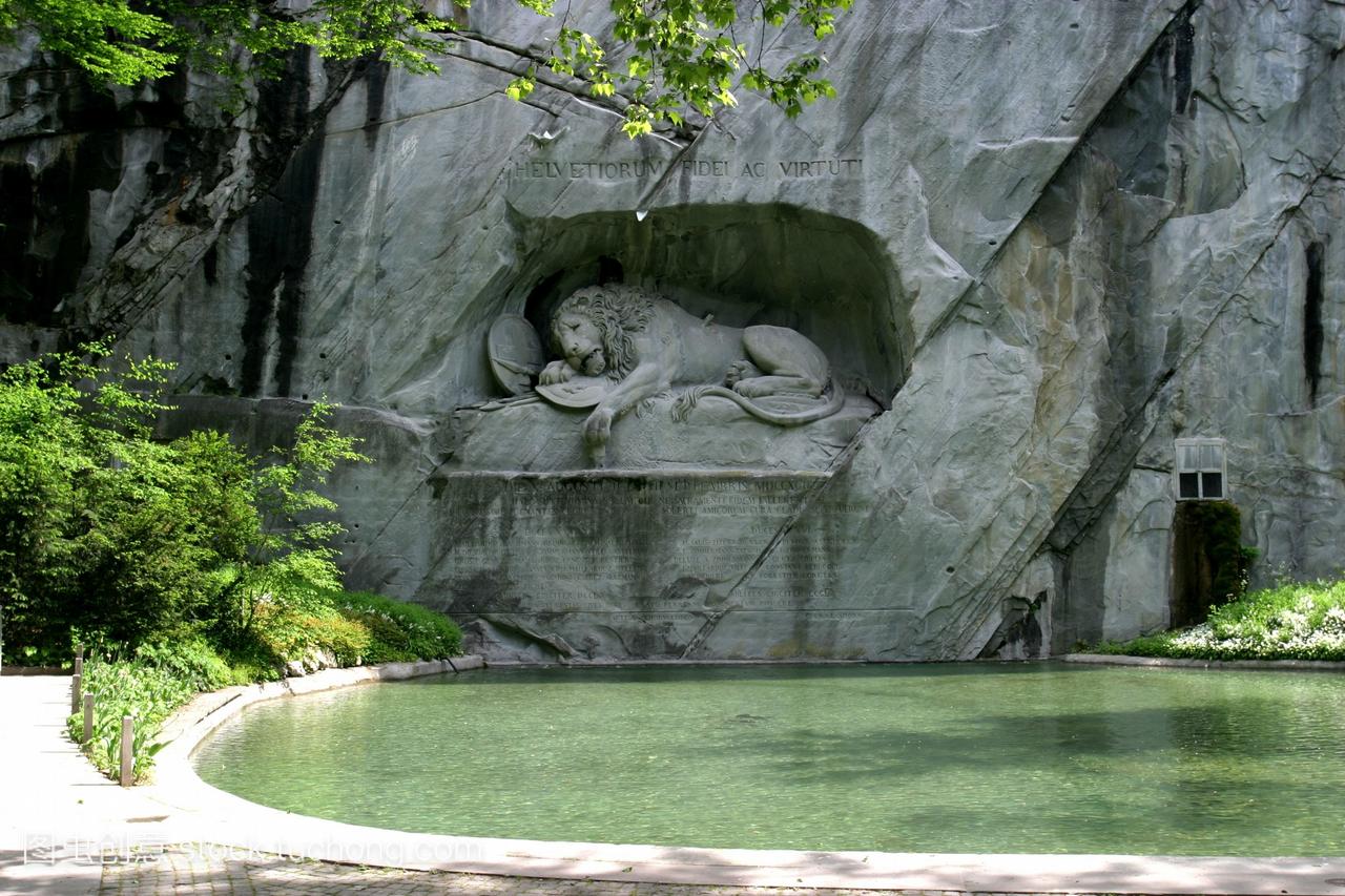在瑞士卢塞恩的loewendenkmal狮子的纪念碑。