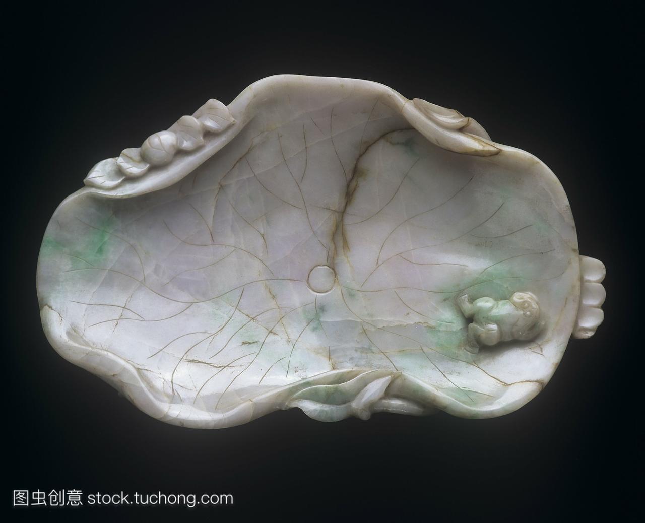 翡翠是中国的一种雕刻。硬玉铝铁硅酸钠是一种