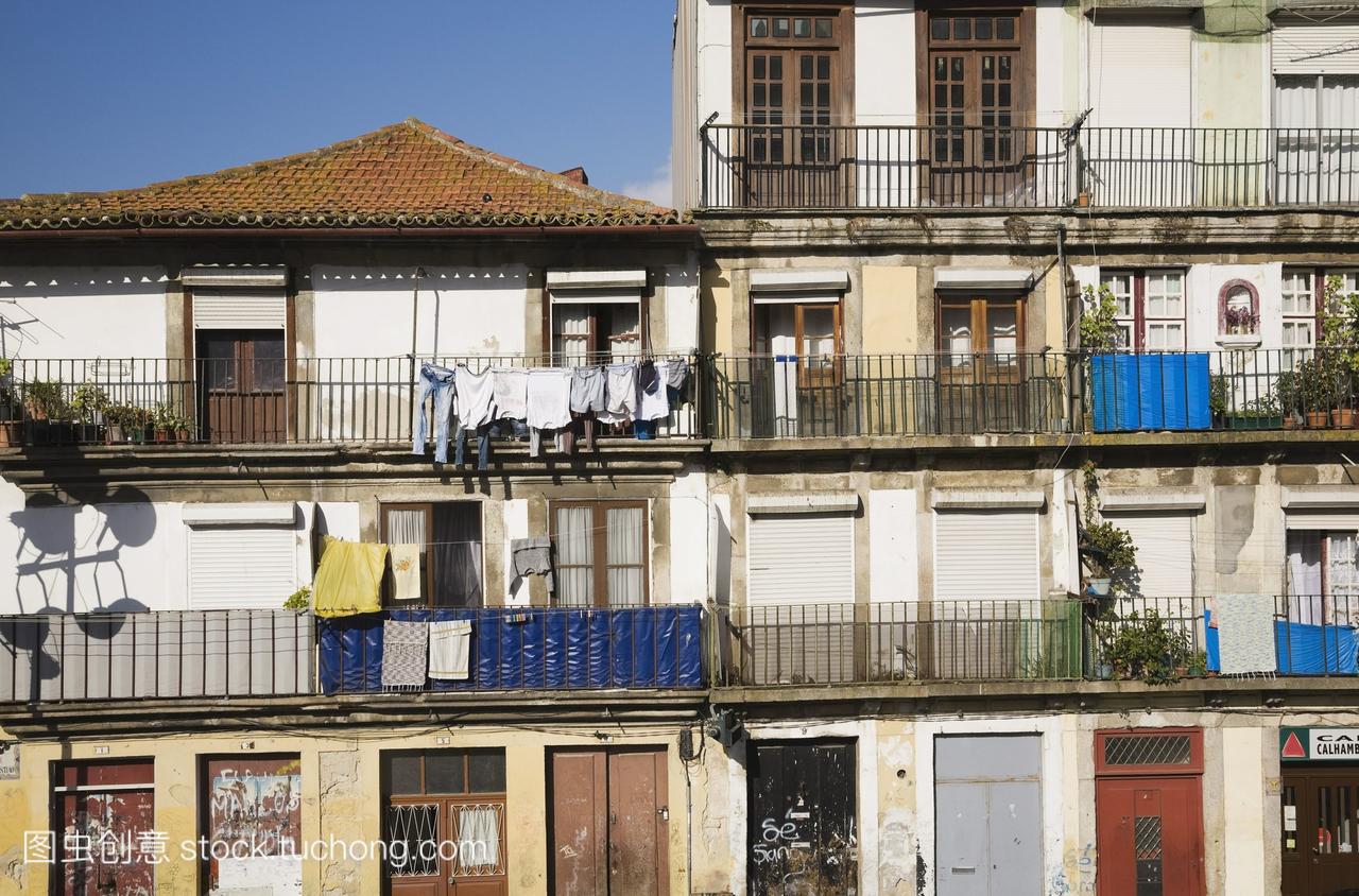 一个住宅公寓;葡萄牙的波尔图街头