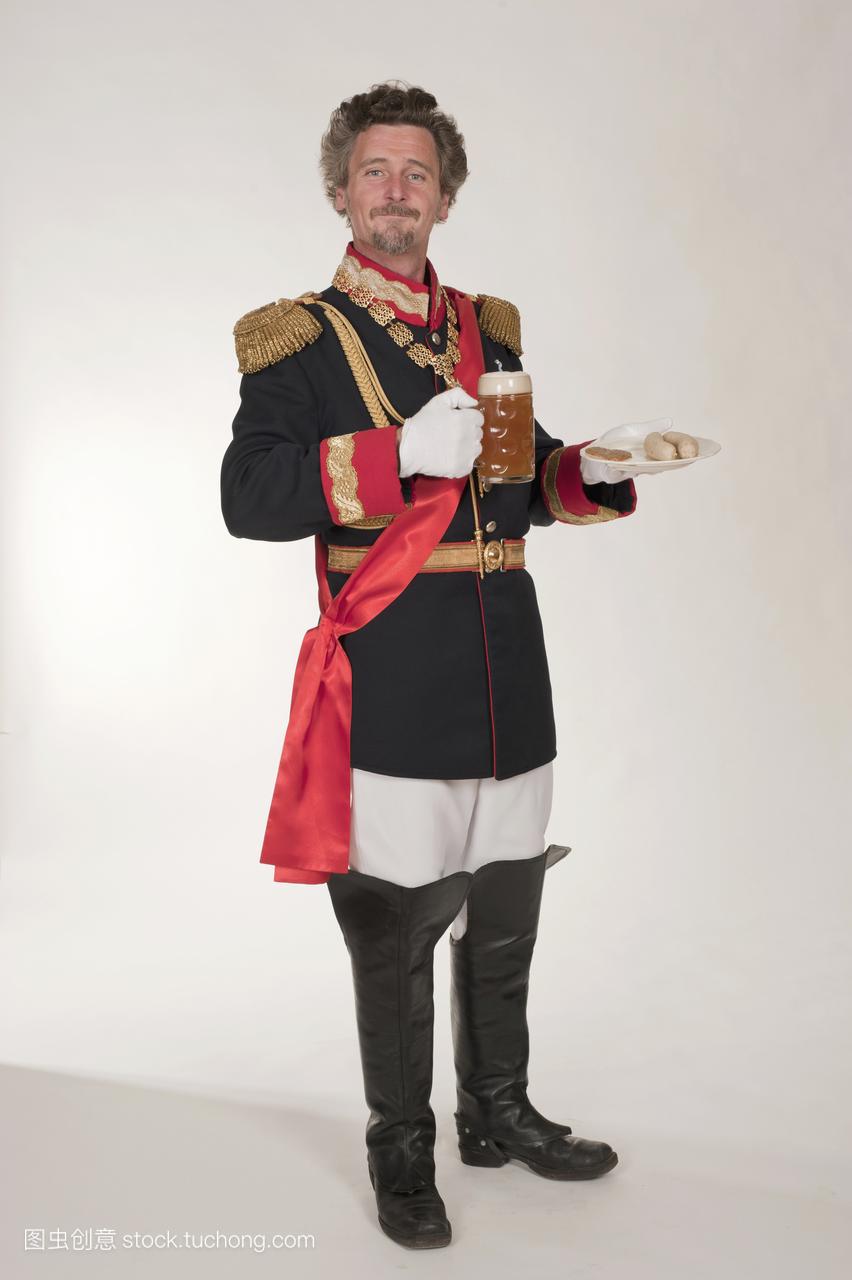 他是巴伐利亚路德维希国王,有白色香肠和啤酒