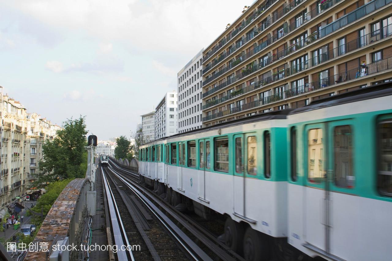 法国,巴黎第15区,在地下地铁线之间的鸟哈基姆