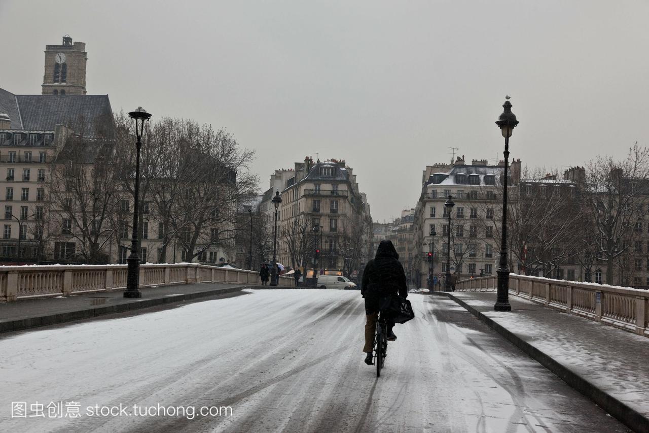 法国,巴黎,路易·菲利普,冬天骑自行车的人