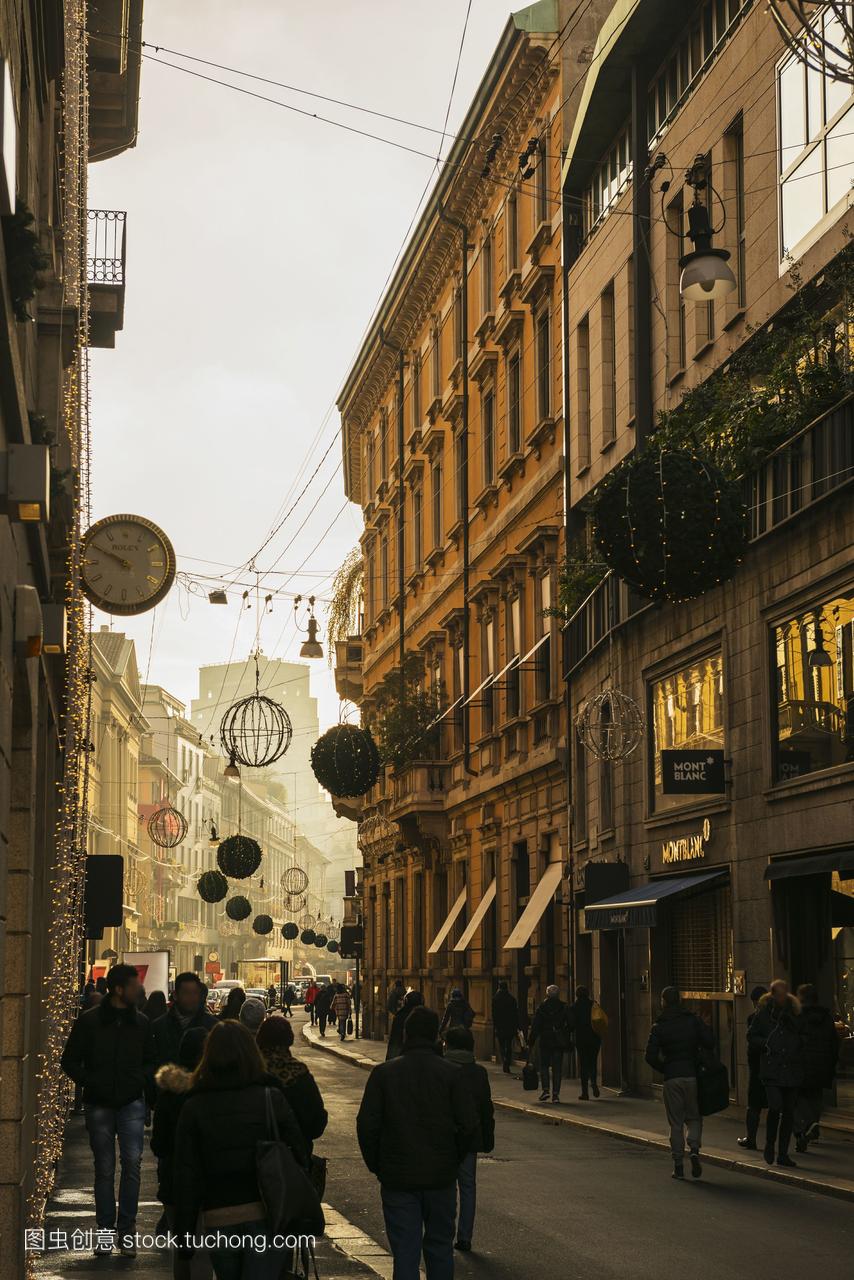 著名的购物街,viamontenapoleone;米兰,伦巴第